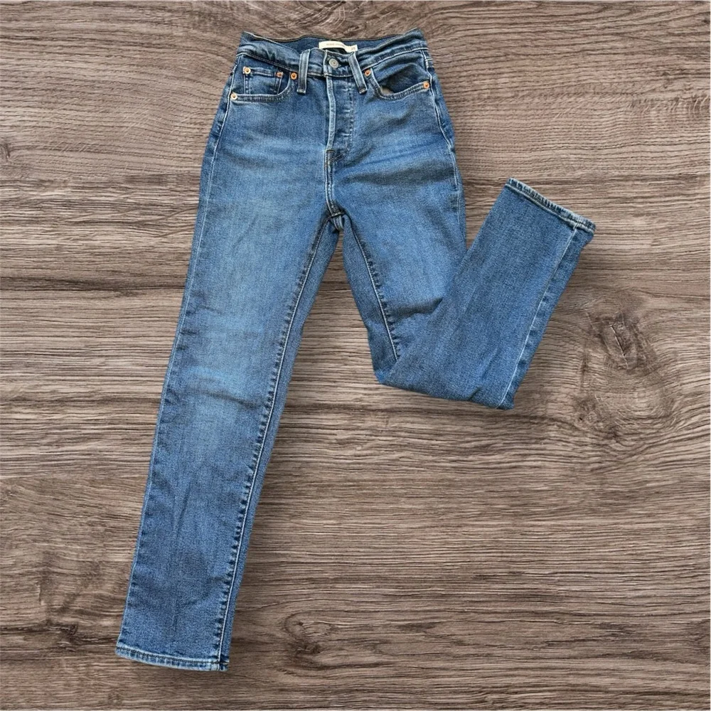 Levi’s Wedgie Straight Blue Jeans 25x26 - Picture 3 of 6